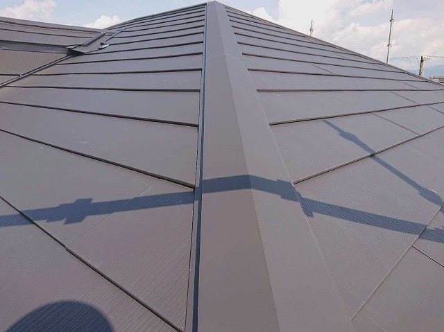 屋根カバー工事完了後